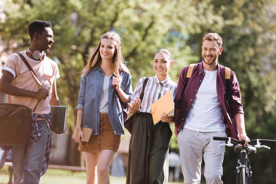 etudiants entrant à l'université