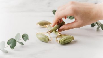 Rouleaux de jade vert et doré