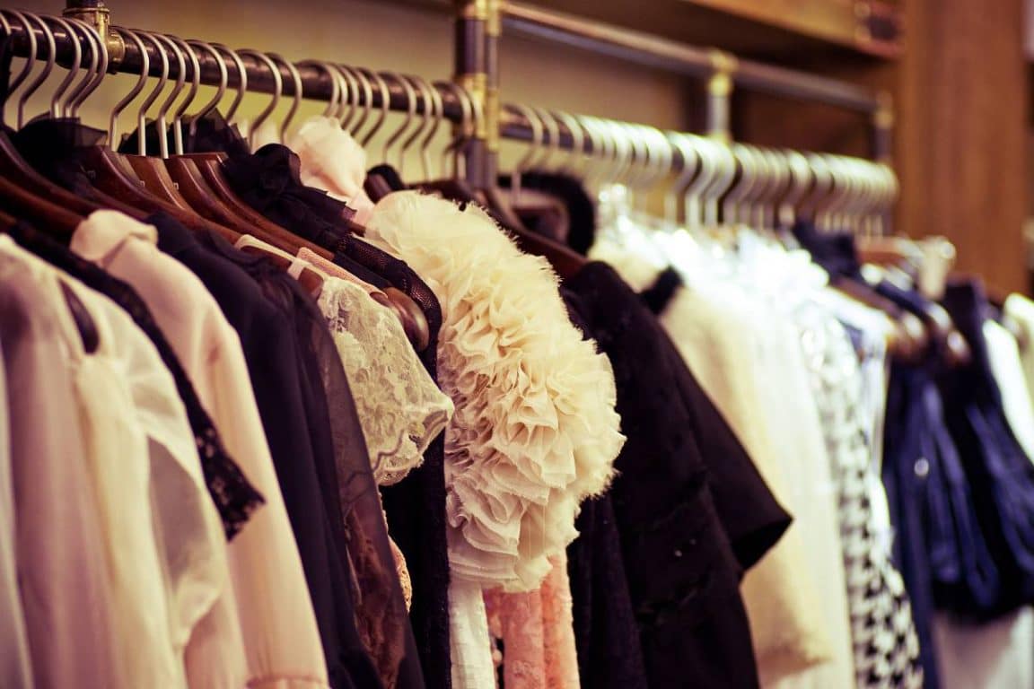rayon d'une boutique de robe