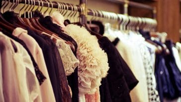 rayon d'une boutique de robe