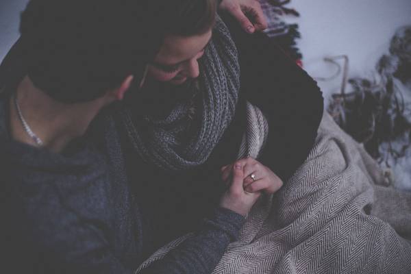 couple noces de laine plaid et écharpe