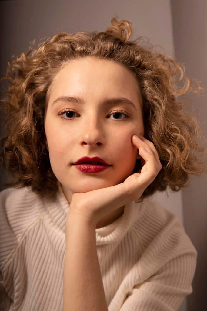 fille teint soigne
