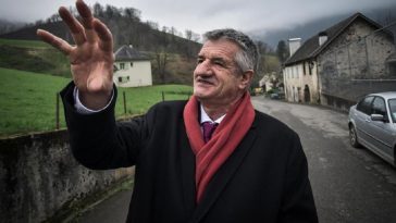 Jean-Lassalle-dans-Les-Traîtres