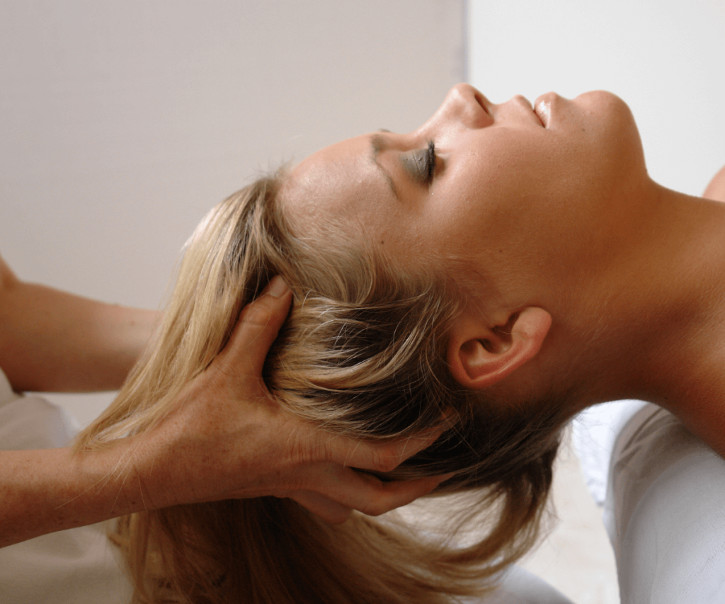 massage du cuir chevelu