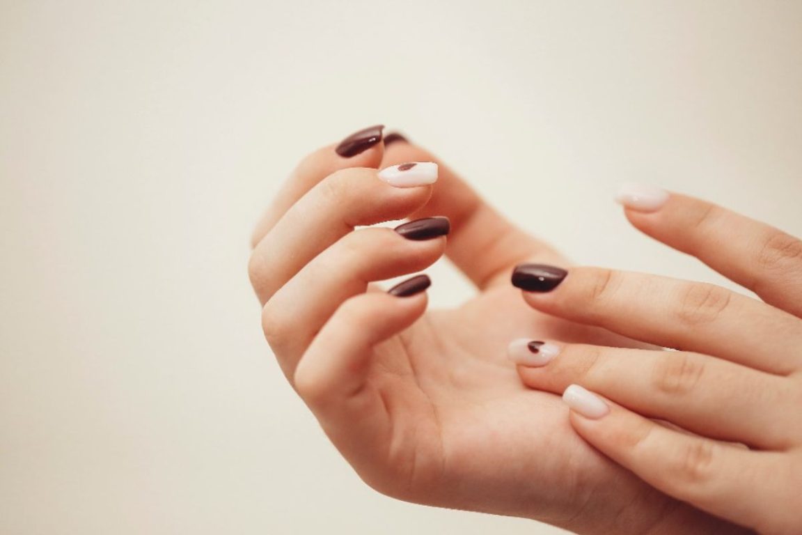 press on nails pose ongulaire