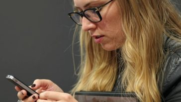 détox digitale : comment ne plus avoir la tête dans son smartphone en permanence ?