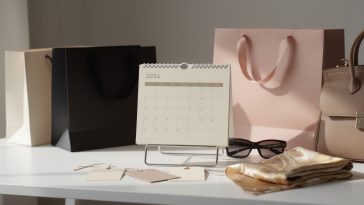 découvrez le calendrier complet des ventes privées et des soldes 2026 pour ne rien manquer des meilleures offres tout au long de l'année.