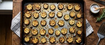 découvrez comment cuire vos courgettes au four sans qu'elles ne rendent de l'eau, avec 5 recettes savoureuses et simples à réaliser pour varier les plaisirs.