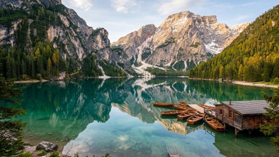 découvrez comment profiter du lac de braies dans les dolomites en évitant la foule grâce à nos conseils sur les horaires, la saison idéale et des alternatives moins fréquentées.