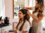 jeune femme dans un salon
